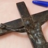 Crucifijo antiguo. En madera y bronce. Old crucifix.