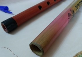 Flautas. Pareja en madera. Origen Colombiano.