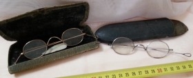 Gafas centenarias. Conjunto de lentes de época. Hundreds of glasses.