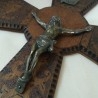 Crucifijo en madera y Cristo en metal. VIntage. Años 70