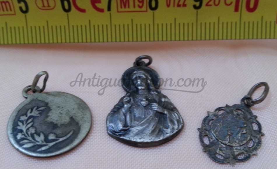 Medallas religiosas viejitas. 3 Unidades. Medallas religiosas viejitas. 3 Unidades.
