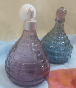 Tocador. Conjunto de frascos perfumeros. Años 80.
