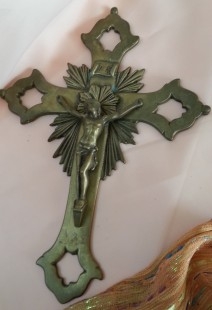 Crucifijo de los años 60-70. En pesado bronce. Magnífica pieza..