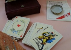 Baraja de cartas de póker en miniatura. 2 Mini-barajas en estuche.
