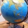 Globo terráqueo. Bola del mundo de los años 90. Con luz propia.