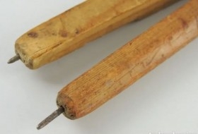 Compás de madera de vieja escuela. Emblemático objeto.