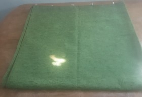 Cortina. Tela tipo saco. Verde. 266 cm * 136 cm.