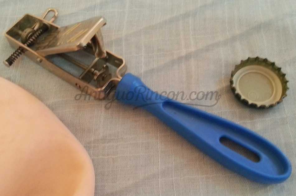 Chispero. Para encender los fuegos de la cocina. Años 70. Funcionando. Chispero. Para encender los fuegos de la cocina. Años 70. Funcionando.
