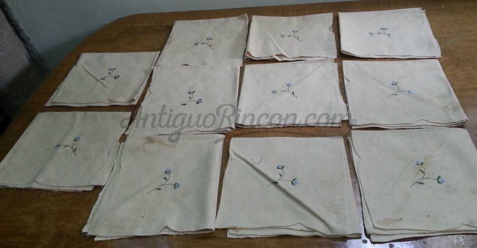 Servilletas. Color beige. Lavables. Seis unidades. Servilletas. Color beige. Lavables. Seis unidades.