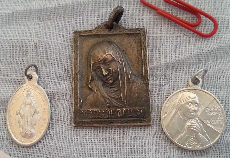 Medallas religiosas viejitas. 3 Unidades.