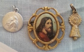 Medallas religiosas viejitas. 3 Unidades.