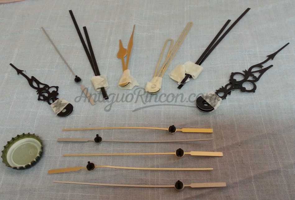 Agujas de relojes antiguos para reutilizar. Agujas de relojes antiguos para reutilizar.