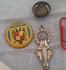 Medallas religiosas viejitas. 3 Unidades.