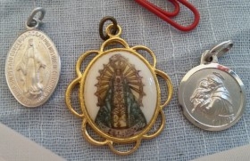 Medallas religiosas viejitas. 3 Unidades.