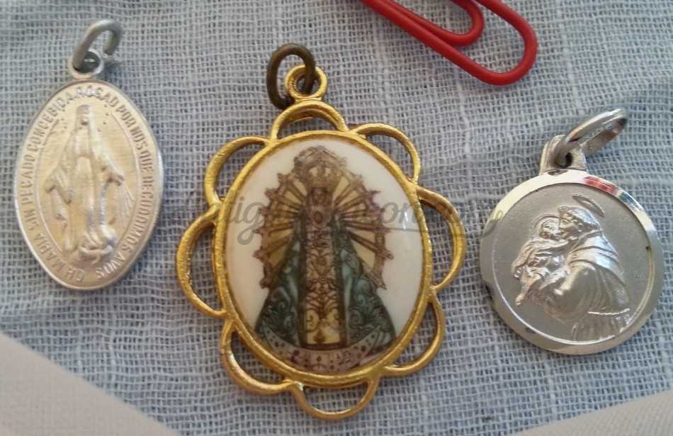 Medallas religiosas viejitas. 3 Unidades.