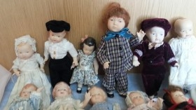 Muñecas de porcelana. Multitud de viejas colecciones de preciosas muñecas y muñecos.