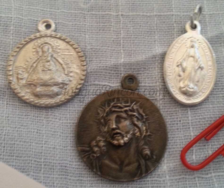 Medallas religiosas viejitas. 3 Unidades.