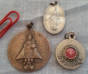 Medallas religiosas viejitas. 3 Unidades.