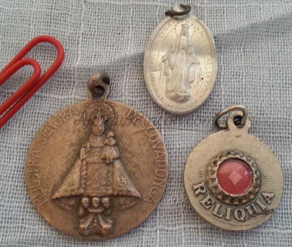 Medallas religiosas viejitas. 3 Unidades.