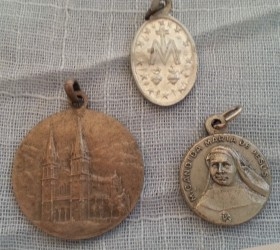 Medallas religiosas viejitas. 3 Unidades.