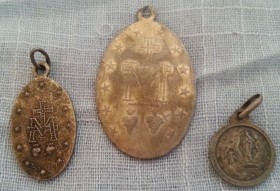 Medallas religiosas viejitas. 3 Unidades.