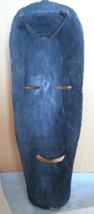 Máscara India de madera tallada. Preciosa.