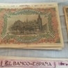 Billetes de peseta. Decoración para atrezzo. Sin valor monetario.