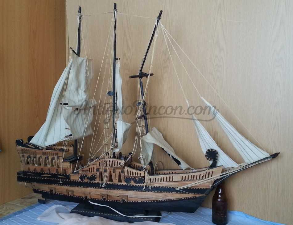 Barco. Maqueta galeón en madera. Impresionante tamaño.