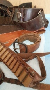 Cananas y cinturones de cartuchos de caza. Cantidad y variedad para comprar o alquilar.