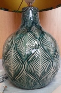 Lámpara de mesa en cerámica. Años 70. Funcionando.