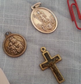 Medallas religiosas viejitas. 3 Unidades.