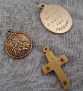 Medallas religiosas viejitas. 3 Unidades.