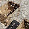 Cajas de madera. Cantidad importante de cajas viejas en madera en alquiler para decoración.