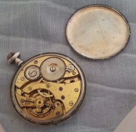 Reloj antiguo de bolsillo.