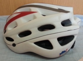 Casco para bicicleta. Marca Aerogo 375.