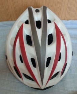 Casco para bicicleta. Marca Aerogo 375.