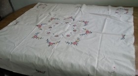 Mantel bordado blanco. 103 cm * 103 cm.