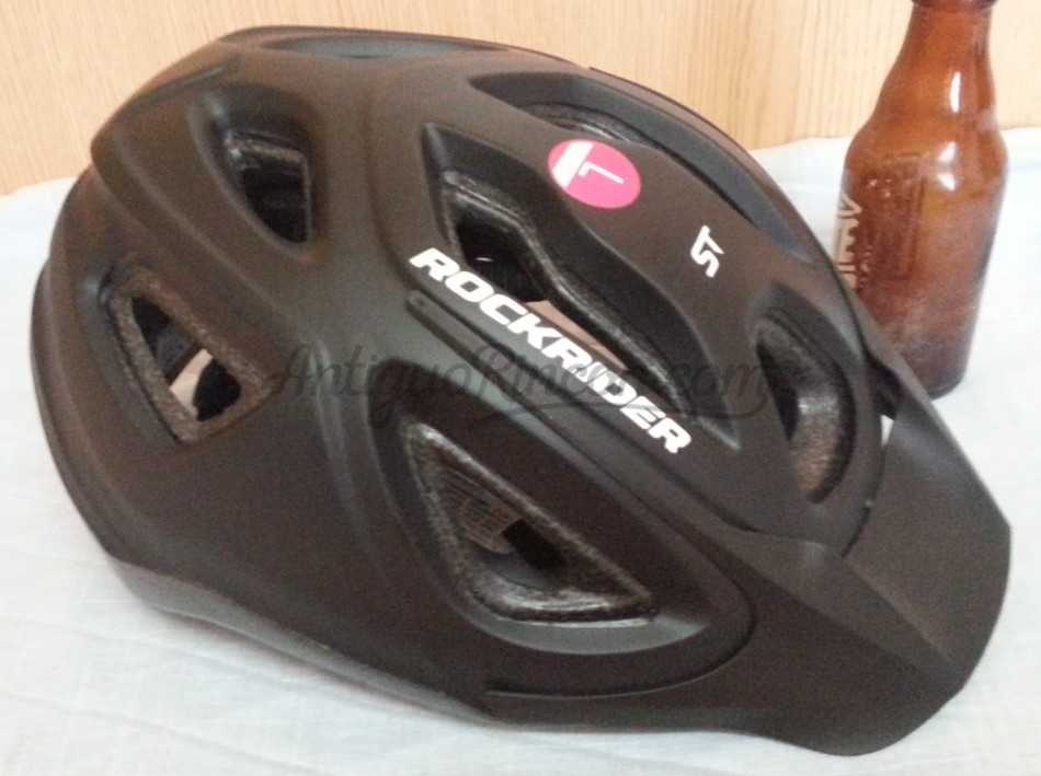 Casco para bicicleta. Marca Rockrider.