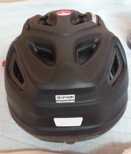 Casco para bicicleta. Marca Rockrider.