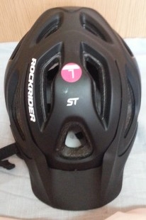 Casco para bicicleta. Marca Rockrider.