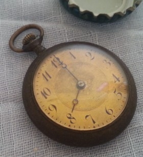 Reloj de bolsillo antiguo de señora.