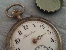 Reloj antiguo de bolsillo. Inscripción Barcelona.