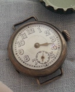 Reloj de pulsera antiguo de señora.