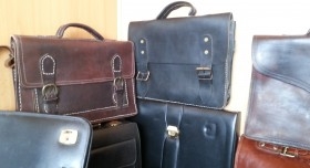 Maletines y carteras de colegio antiguos o vintage. Gran cantidad en venta o alquiler.