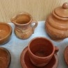 Cacharros de cocina en barro. Objetos rústicos.