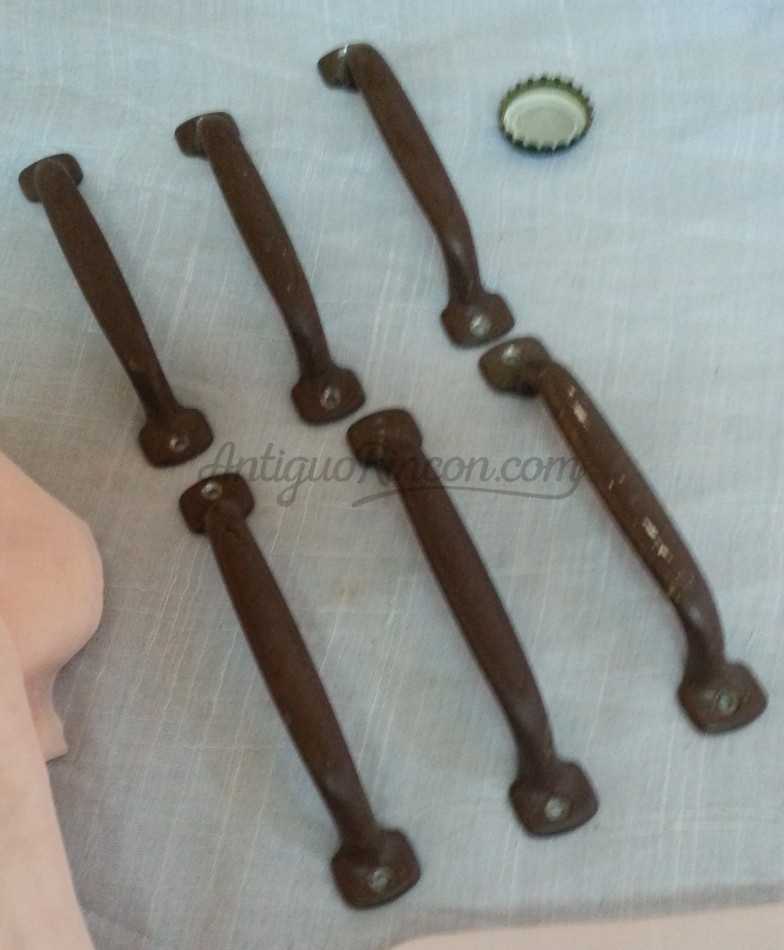 Tiradores. Agarraderas en metal para reutilizar. 6 Unidades. Tiradores. Agarraderas en metal para reutilizar. 6 Unidades.