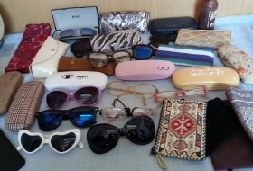 Gafas y fundas de gafas. Estilo vintage. Gran cantidad en venta o alquiler.