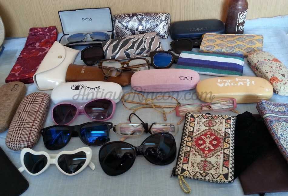 Gafas y fundas de gafas. Estilo vintage. Gran cantidad en venta o alquiler. Gafas y fundas de gafas. Estilo vintage. Gran cantidad en venta o alquiler.