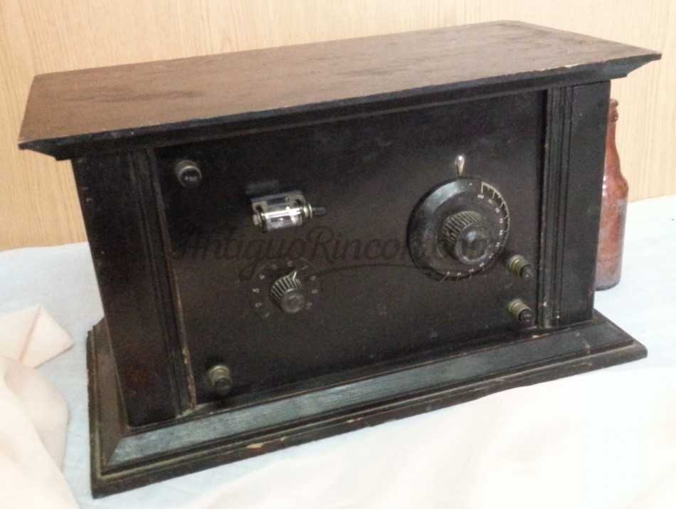 Caja Fuerte. Fabricada en madera para decoración en el cine. Caja Fuerte. Fabricada en madera para decoración en el cine.