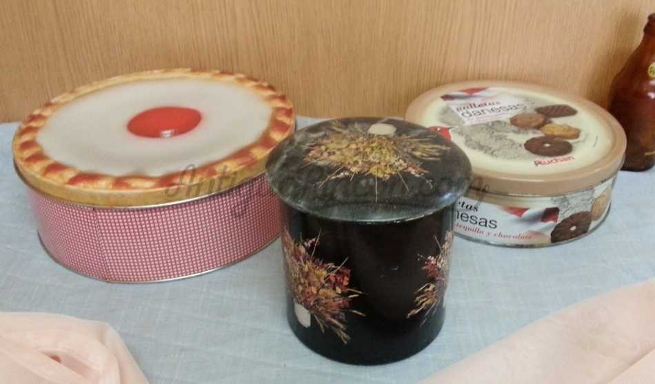 Latas de galletas para decoración. Tres unidades. Vacías.